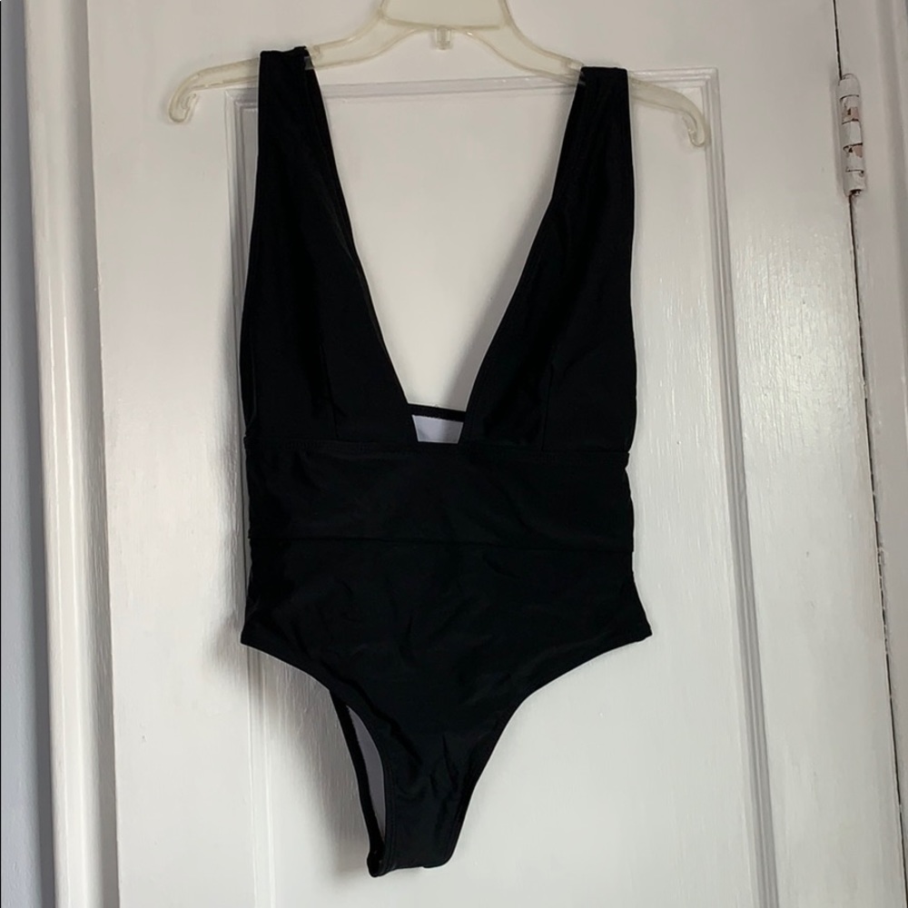 Old Navy Black Women's One Piece Swimsuit